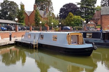 Boutique narrowboat Chalkhill Blue exterior 1